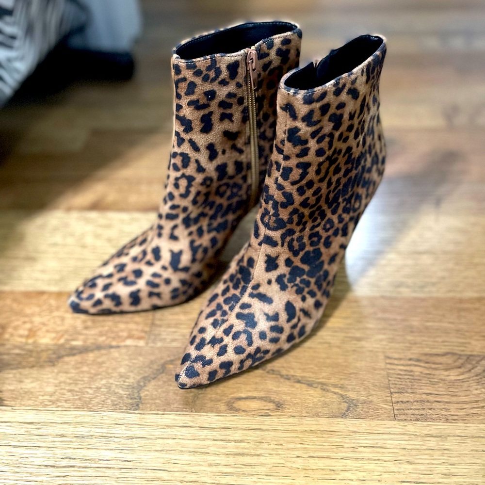 Leopard print ankle boots
